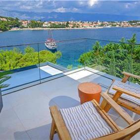 Spectacular 4 Bedroom Luxury Villa with Infinity Pool on Brac Island, sleeps 8